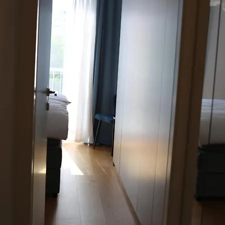 Apartment Mint Split
