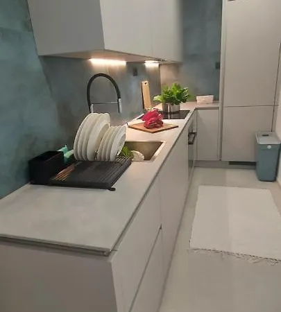 Apartment Mint Split